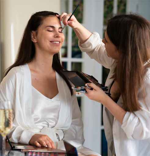 makeup services in oxenford